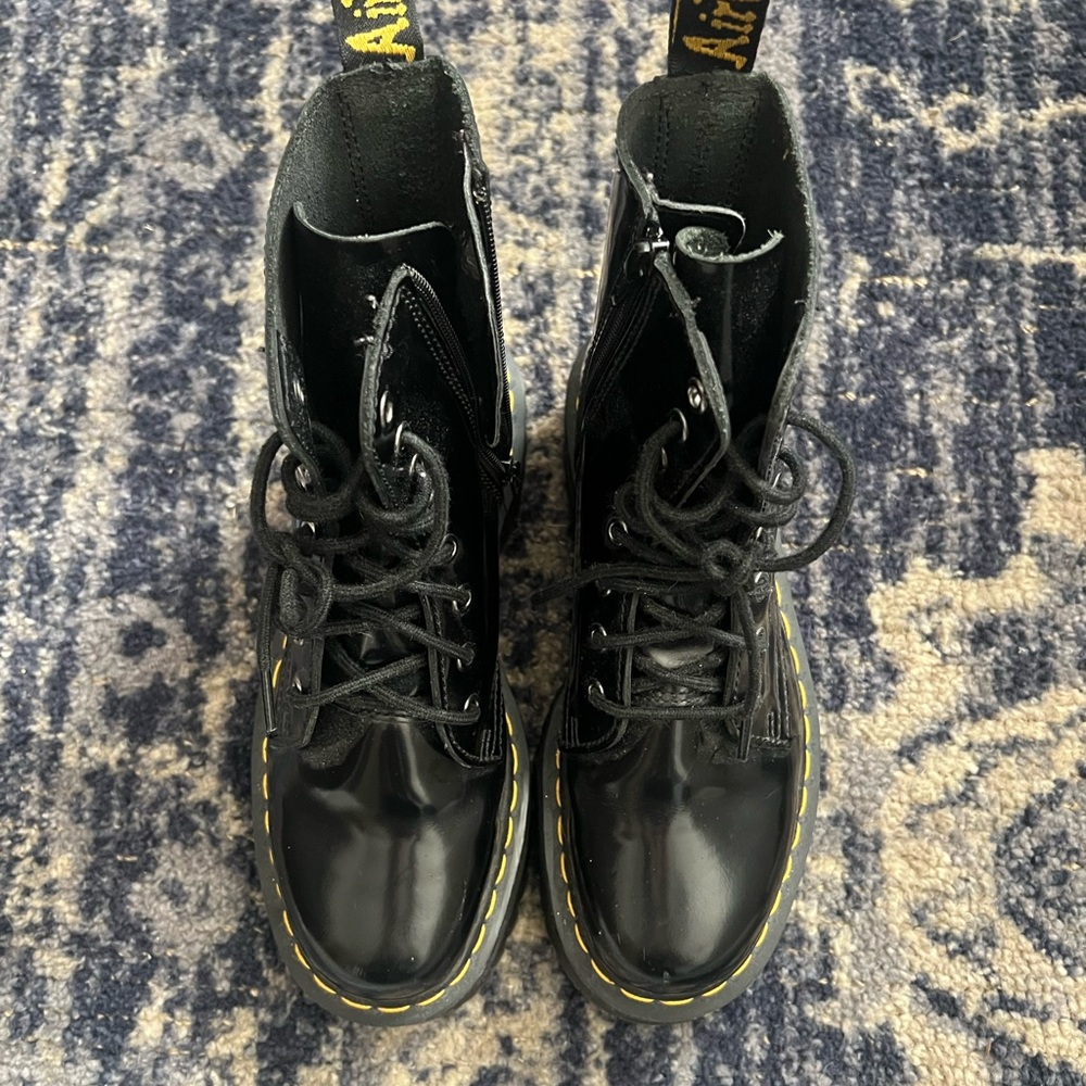 Platform doc martens